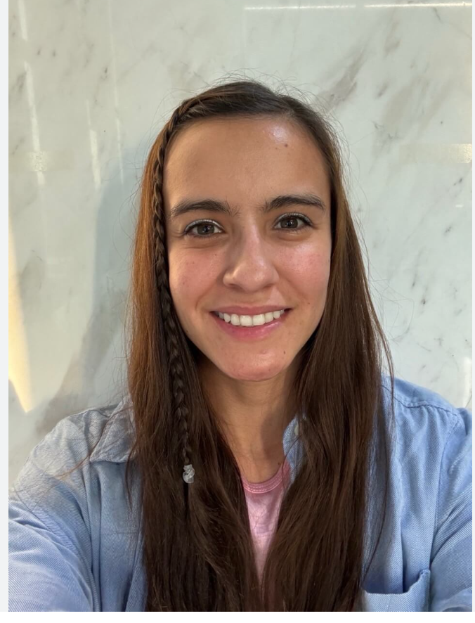 María L.